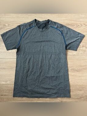 Lululemon Men's Metal Vent Tech Short Sleeve Size medium